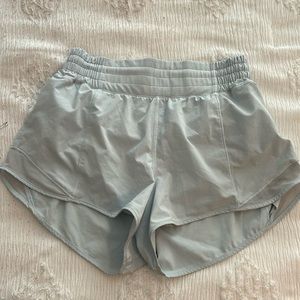 Powder blue Lulu hottie hots highrise size 6  2.5”